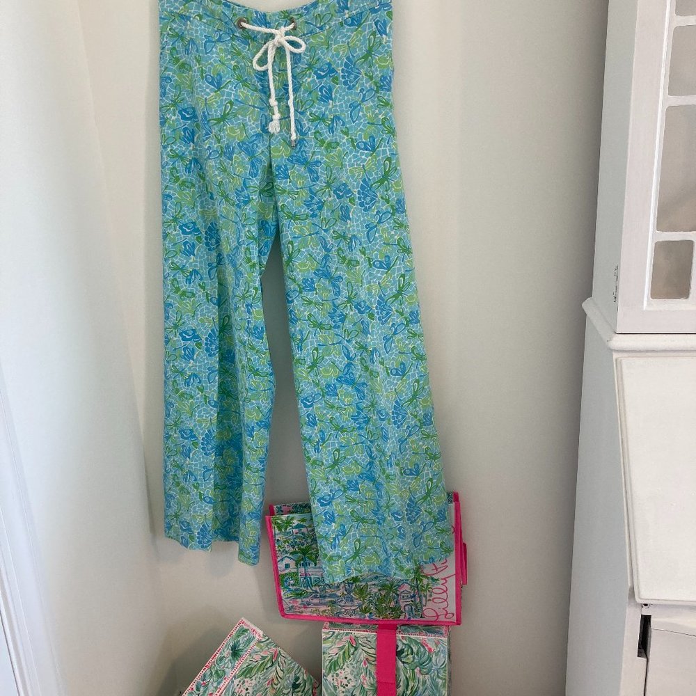 These are wide leg pants.  i loved wearing them ! very much in style